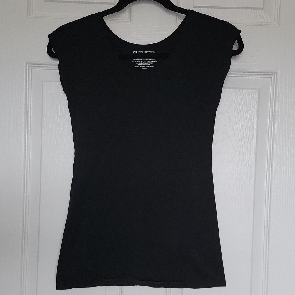 DE COLLECTION Scoop Neck Wonder Tee Size Small